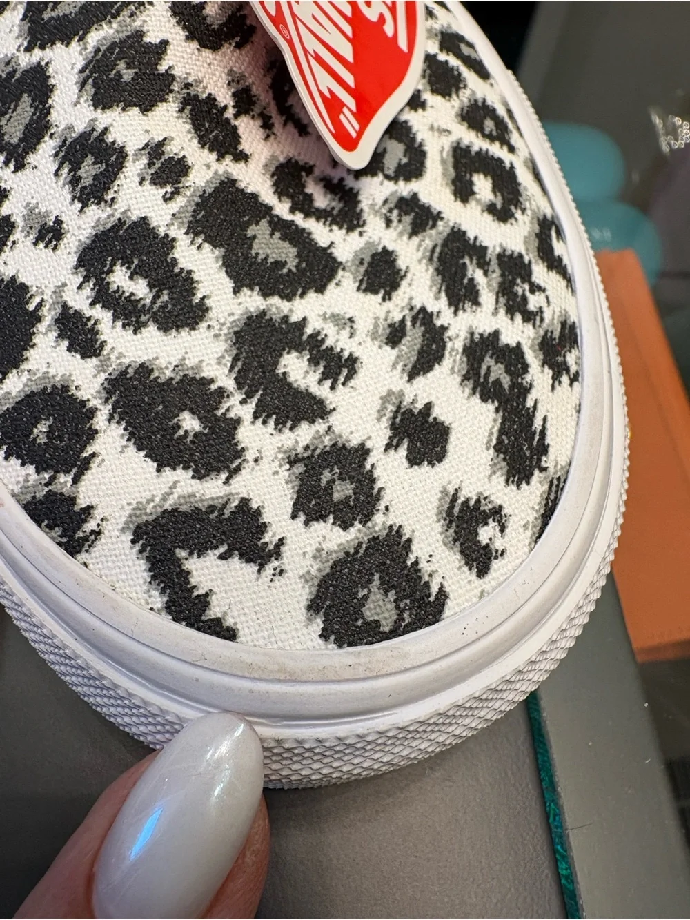 🆕🎉NWOB (Has Tags) Vans White Slip-On Flats with Black Leopard Print